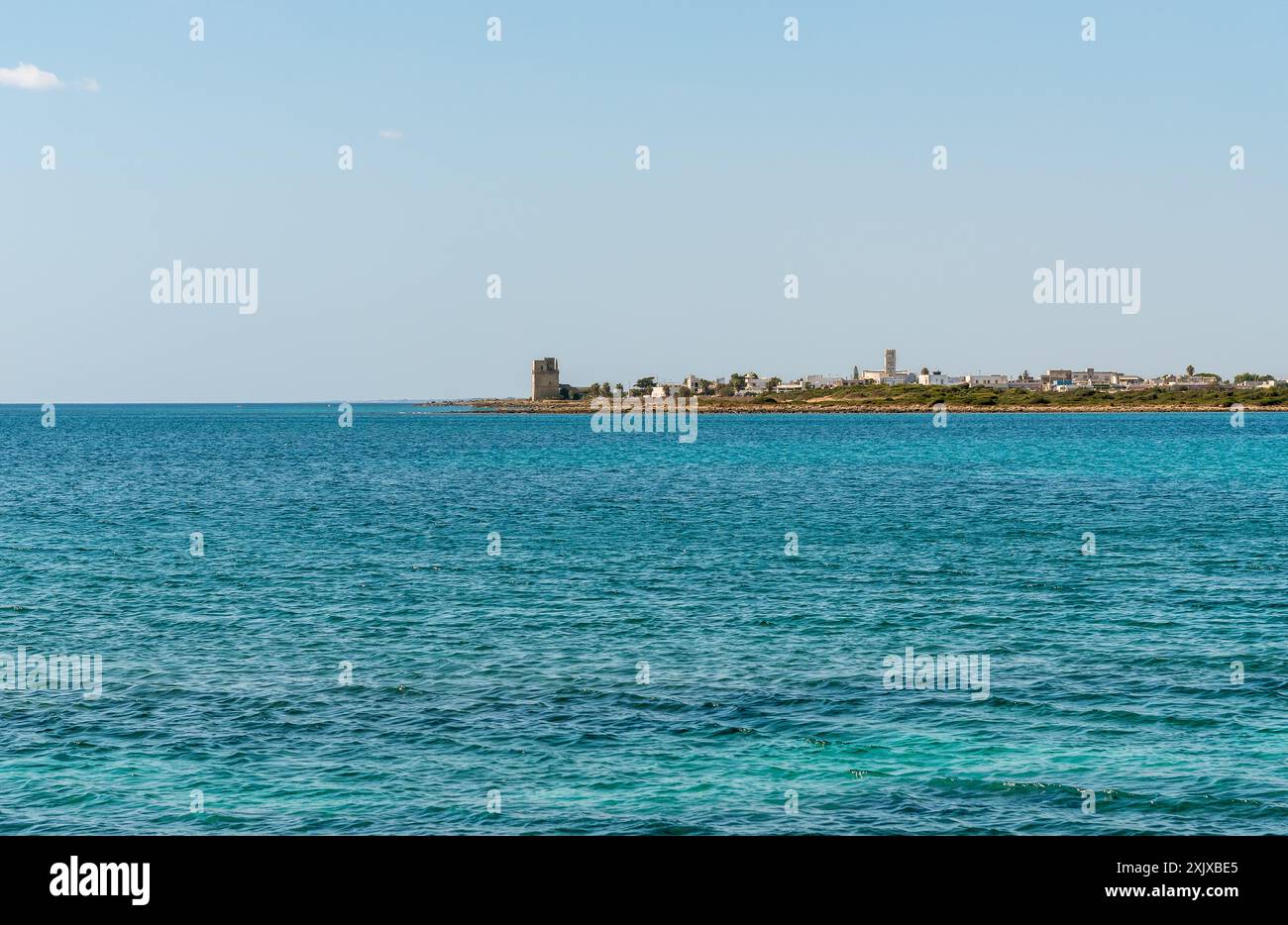 Paysage de la mer Ionienne de Punta Prosciutto, province de Lecce, Pouilles, Italie Banque D'Images