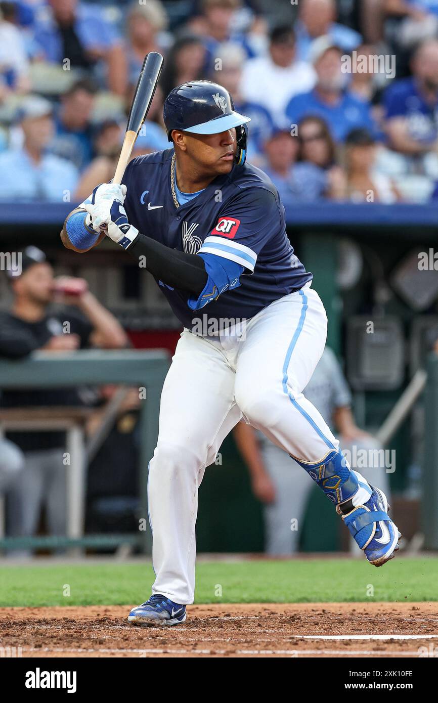 Kansas City, Missouri, États-Unis. 19 juillet 2024. Salvador Perez (13 ans), receveur des Royals du Kansas City, affronte les White Sox de Chicago au Kauffman Stadium de Kansas City, Missouri. David Smith/CSM/Alamy Live News Banque D'Images