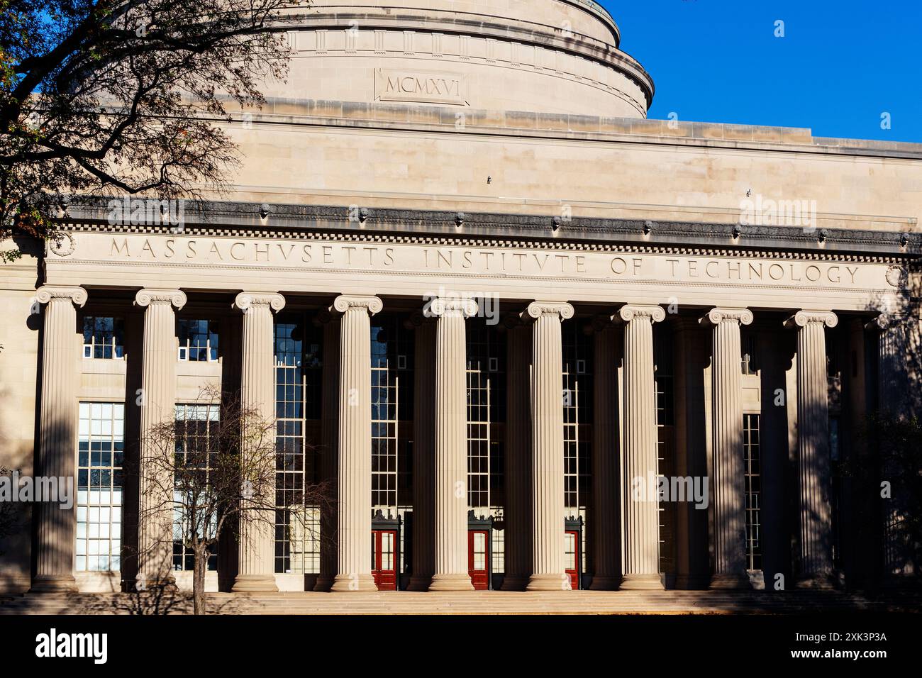 Cambridge, Massachusetts, États-Unis - 24 novembre 2022 : Massachusetts Institute of Technology, MIT, est une université privée de recherche fondée en 1861. Banque D'Images