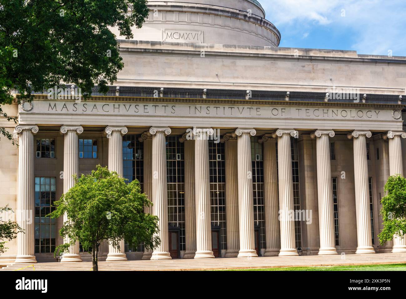 Cambridge, Massachusetts, États-Unis - 30 juin 2022 : Massachusetts Institute of Technology (MIT) est une université de recherche privée fondée en 1861. Banque D'Images