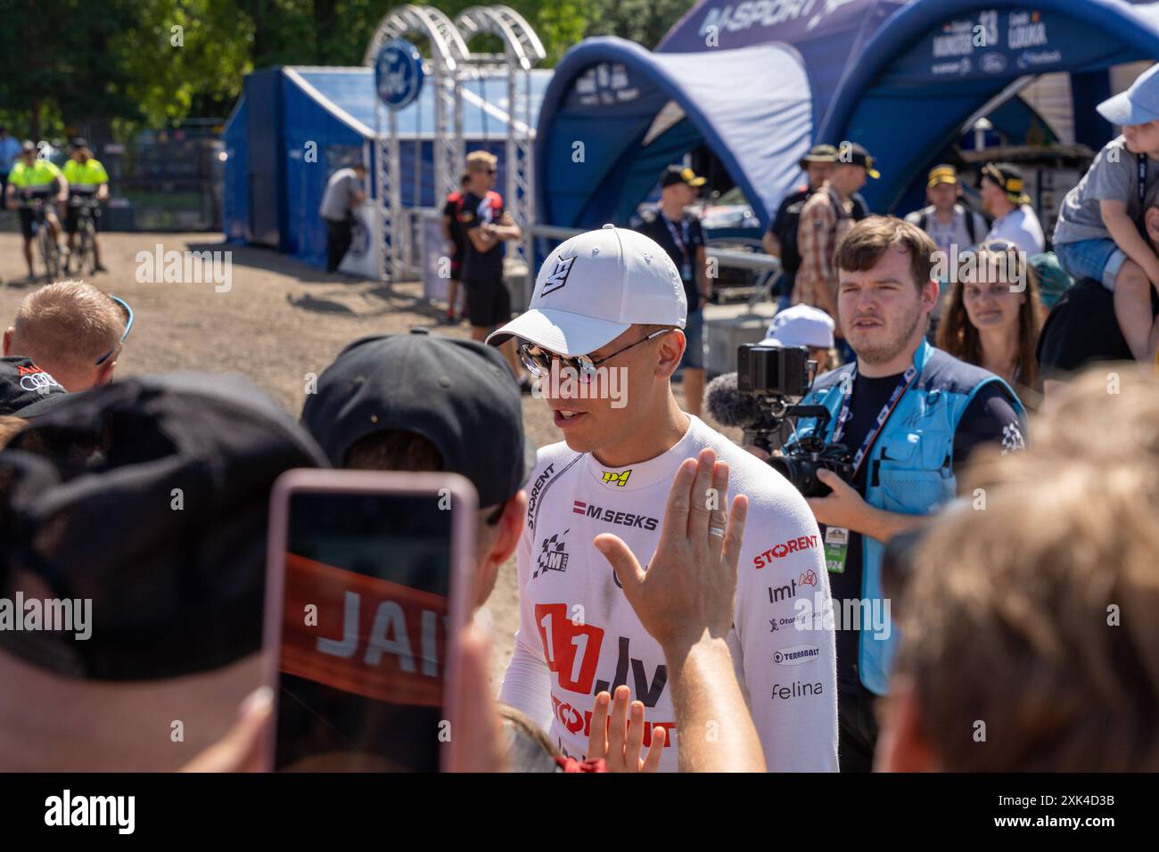 Liepaja, Lettonie - 07.20.2024 : Martins Sesks au parc de service WRC Rally Latvia 2024 Banque D'Images