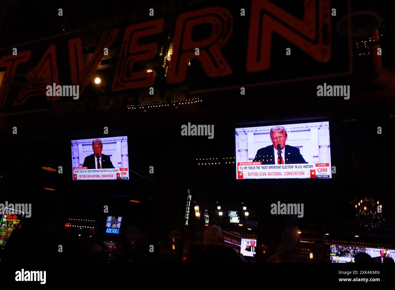 Milwaukee, États-Unis. 18 juillet 2024. L’ancien président Donald J. Trump prend la parole le dernier jour de la Convention nationale républicaine (RNC), à Milwaukee, Wisconsin. La convention s'est déroulée comme prévu malgré la tentative d'assassinat contre Trump et s'est conclue par l'acceptation de la nomination présidentielle de son parti. (Photo de Jeremy Hogan/SOPA images/Sipa USA) crédit : Sipa USA/Alamy Live News Banque D'Images