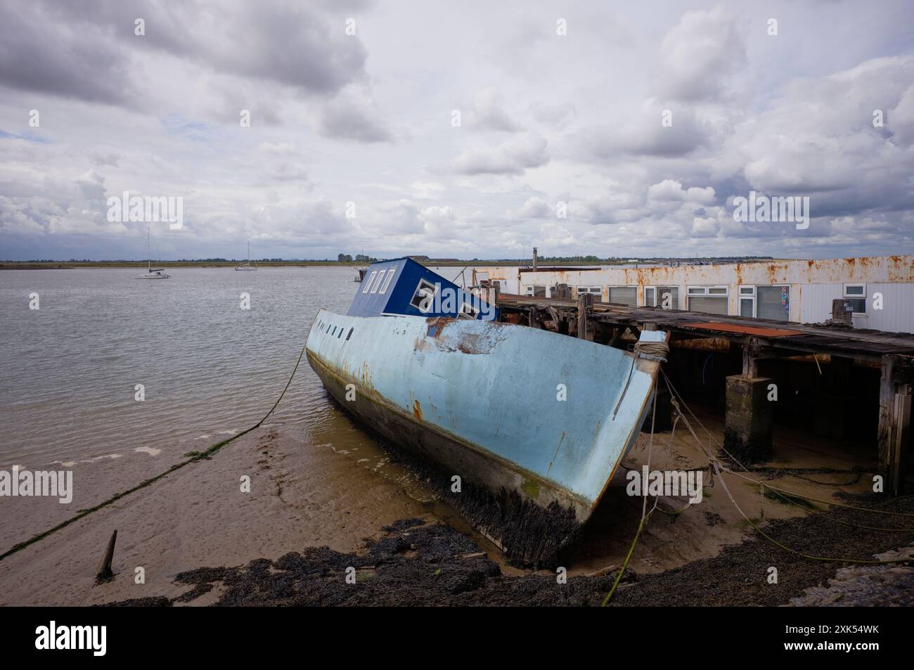 Bateaux amarrés à Burnham sur Crouch dans l'Essex Banque D'Images