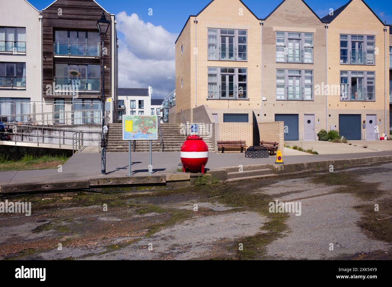Mine marine et lignes de marée à Brightlingsea dans l'Essex Banque D'Images