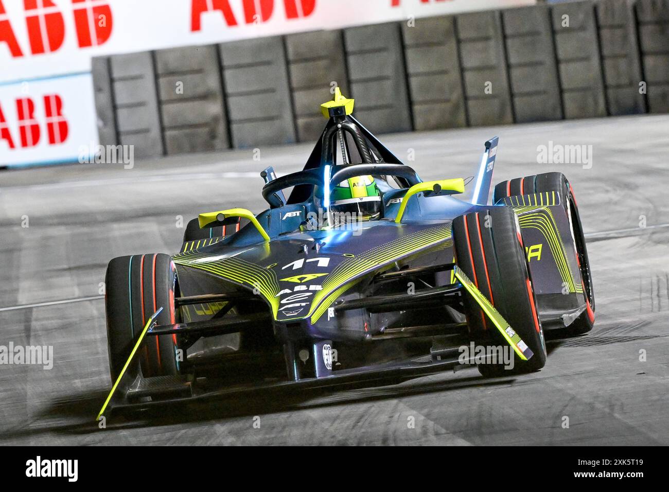 Londres, Royaume-Uni. 21 juillet 2024. Lucas di GRASSI, ABT Formula E Team, lors de la séance d'essais libres du matin pendant le Championnat du monde ABB de formule E HANKOOK 2023 Londres à Excel, Londres, Royaume-Uni. Crédit : LFP/Alamy Live News Banque D'Images