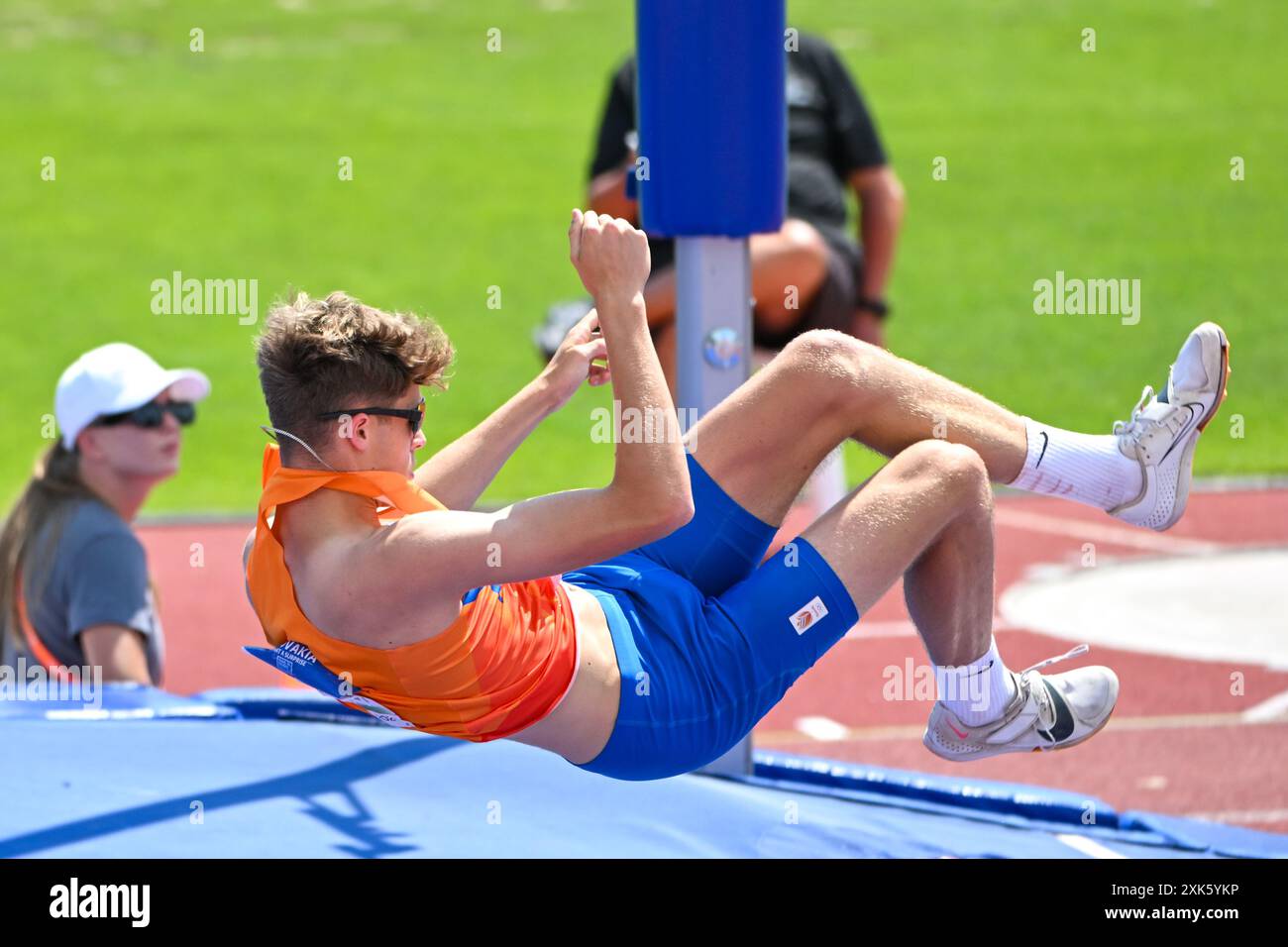 Banska Bystrica, Slovaquie. 21 juillet 2024. BANSKA BYSTRICA, SLOVAQUIE - 21 JUILLET : Sytse Lutgendorff, des pays-Bas, en compétition dans la voûte à la perche décathlon masculine lors de la quatrième journée des Championnats d'Europe d'athlétisme U18 au stade SNP Dukla, le 21 juillet 2024 à Banska Bystrica, Slovaquie. (Photo de Nikola Krstic/BSR Agency) crédit : BSR Agency/Alamy Live News Banque D'Images