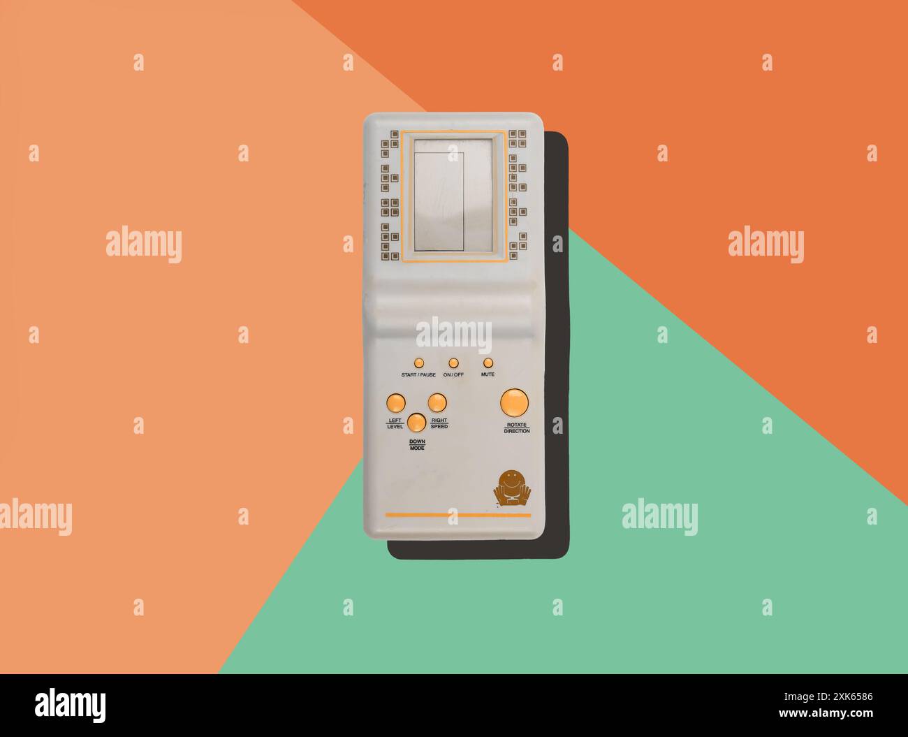 Tetris, appareil rétro, console de pad de jeu des années 90, style des années 80. Banque D'Images Tetris, appareil rétro, console de pad de jeu des années 90, style des années 80. Banque D'Images