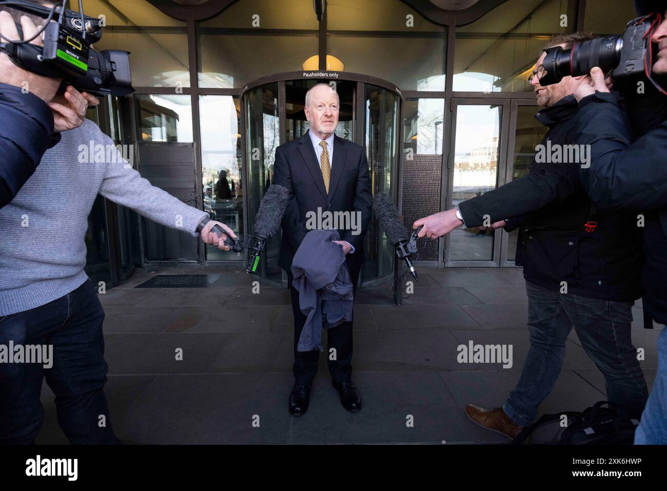 [MccLi0007916] Alan Bates quitte Portcullis House cet après-midi à la suite du scandale Post Office Horizon organisé par le Comité des affaires et du commerce. Banque D'Images