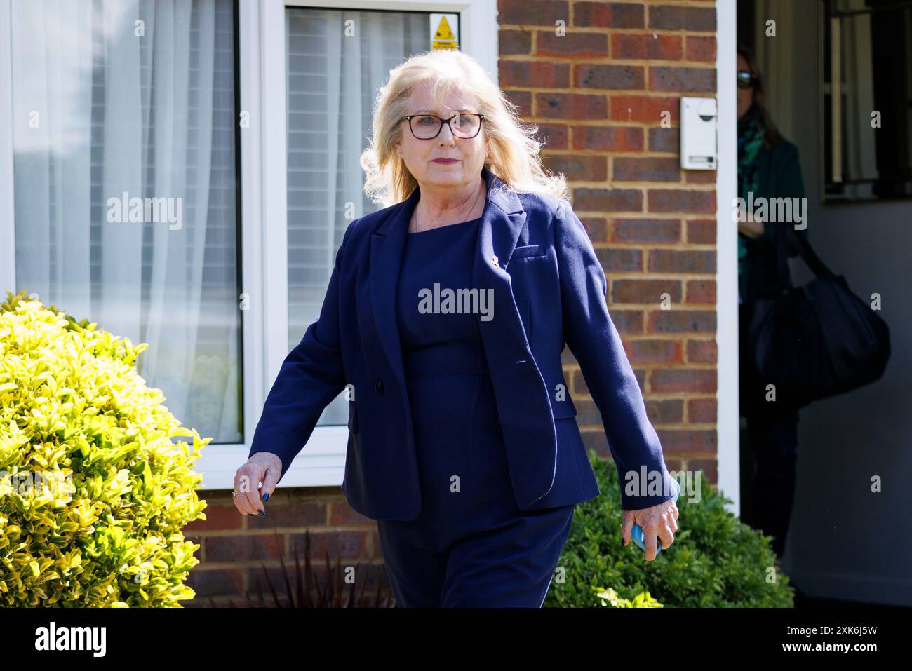 [MccLi0008993] Susan Hall, candidate conservatrice à la mairie, quitte son domicile à North London ce matin avant l'annonce des résultats des élections. C) BE Banque D'Images