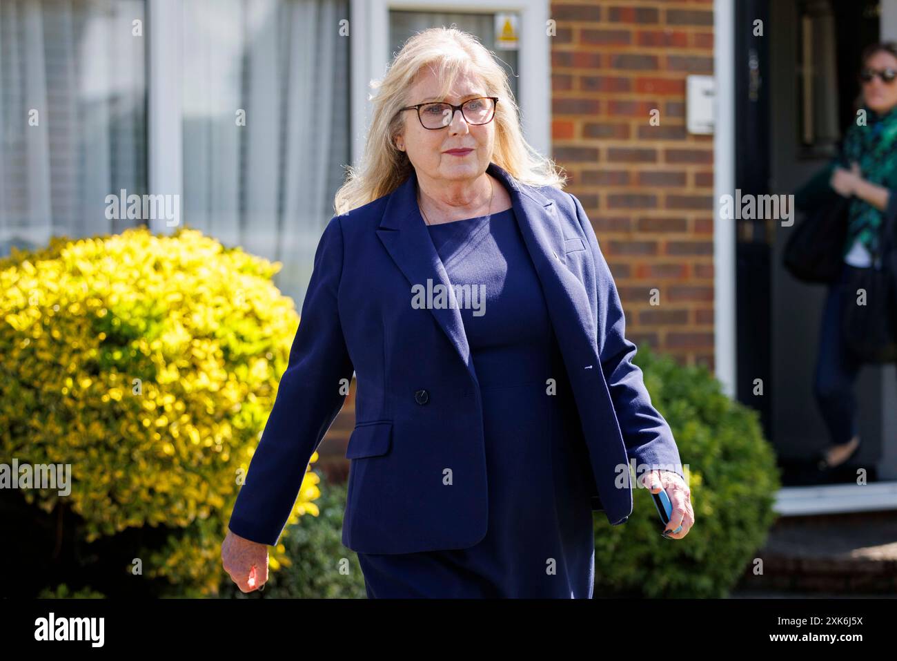 [MccLi0008993] Susan Hall, candidate conservatrice à la mairie, quitte son domicile à North London ce matin avant l'annonce des résultats des élections. C) BE Banque D'Images