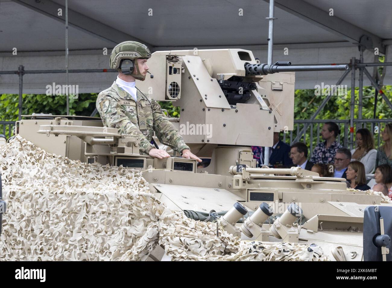 Bruxelles, Belgique. 21 juillet 2024. Cette photo montre le défilé militaire et civil de la fête nationale belge, à Bruxelles, le dimanche 21 juillet 2024. Ce défilé rend hommage aux services de sécurité et d'urgence de notre pays, tels que l'armée, la police, les pompiers ou la protection civile. BELGA PHOTO NICOLAS MAETERLINCK crédit : Belga News Agency/Alamy Live News Banque D'Images