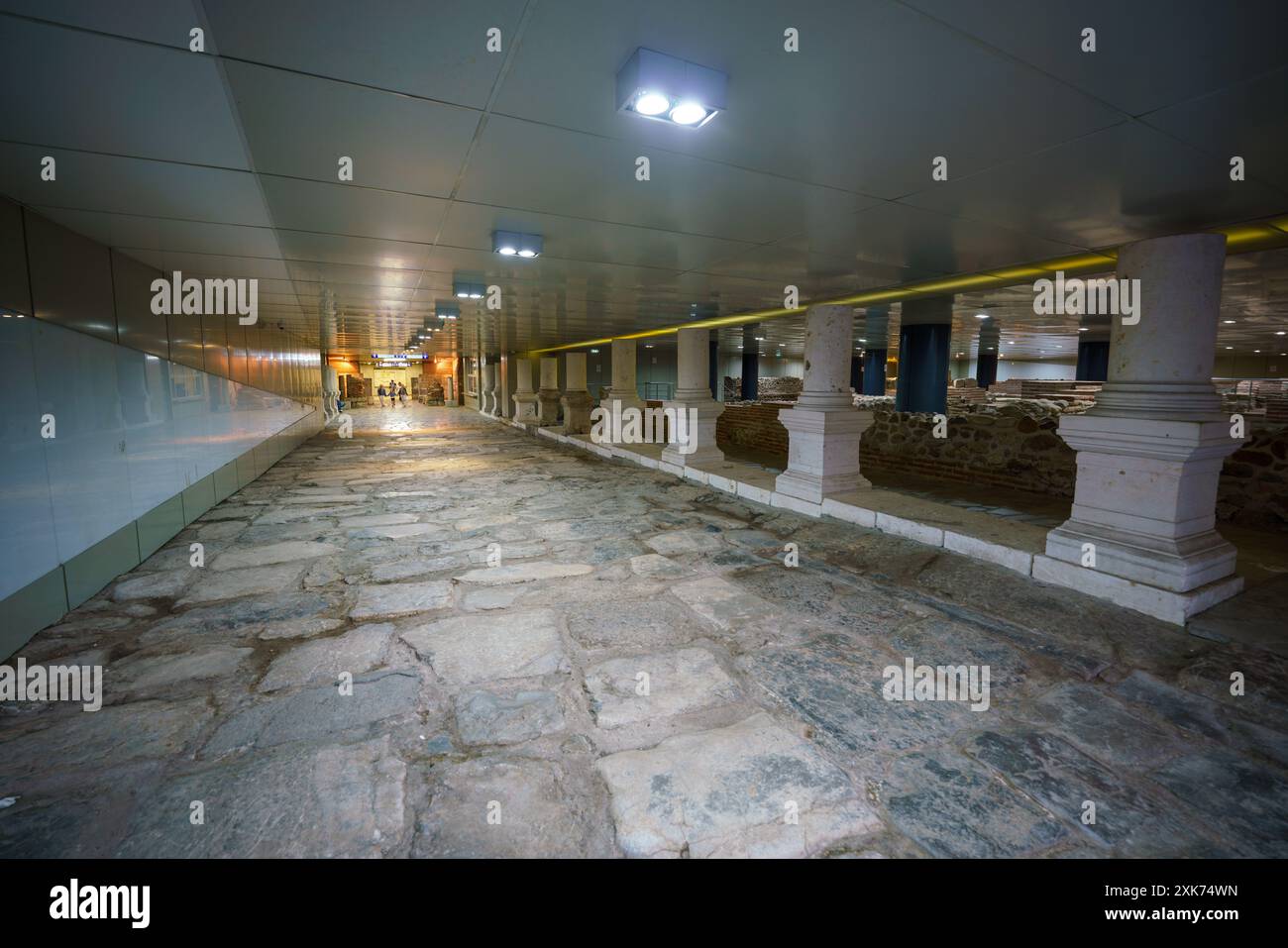 Sofia, Bulgarie. 25 mai 2024. Vue sur une ancienne rue romaine dans le site de Serdika Banque D'Images