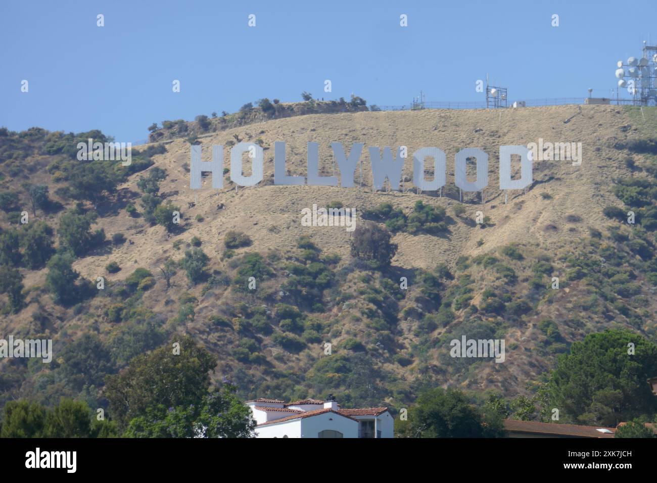 Los Angeles, Californie, États-Unis 19 juillet 2024 Hollywood panneau vue de Hollyridge Drive le 19 juillet 2024 à Los Angeles, Californie, États-Unis. Photo de Barry King/Alamy Stock photo Banque D'Images