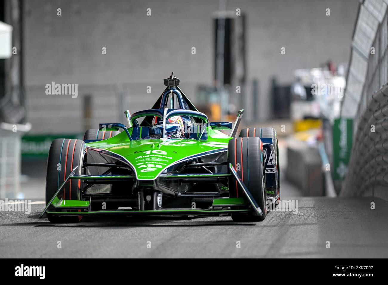 Sebastien Buemi pilote pour ENVISION RACING lors de l'échauffement pour le Hankook London E-Prix 2024 au Excel Centre, London Docklands, Royaume-Uni le 21 juillet 2024. Photo de Phil Hutchinson. Utilisation éditoriale uniquement, licence requise pour une utilisation commerciale. Aucune utilisation dans les Paris, les jeux ou les publications d'un club/ligue/joueur. Crédit : UK Sports pics Ltd/Alamy Live News Banque D'Images