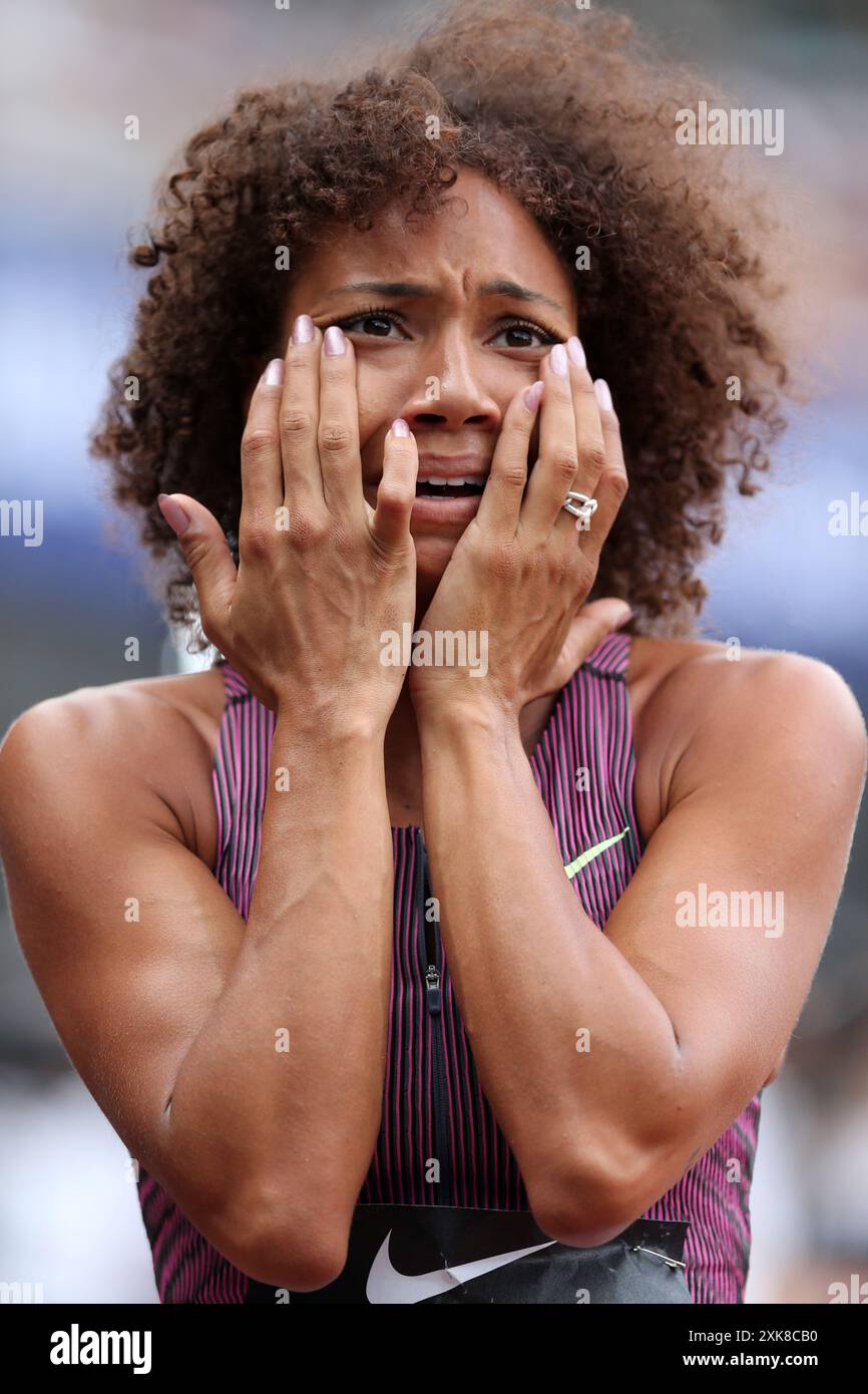 Rénelle Lamote (France) après avoir participé à la finale du 800 m féminin en 2024, IAAF Diamond League, London Stadium, Queen Elizabeth Olympic Park, Stratford, Londres, Royaume-Uni. Banque D'Images