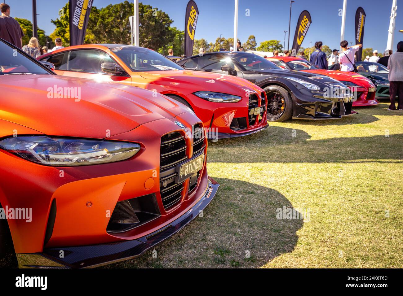 Gold Coast, Queensland, Australie - Une gamme de voitures BMW et Nissan personnalisées modifiées Banque D'Images