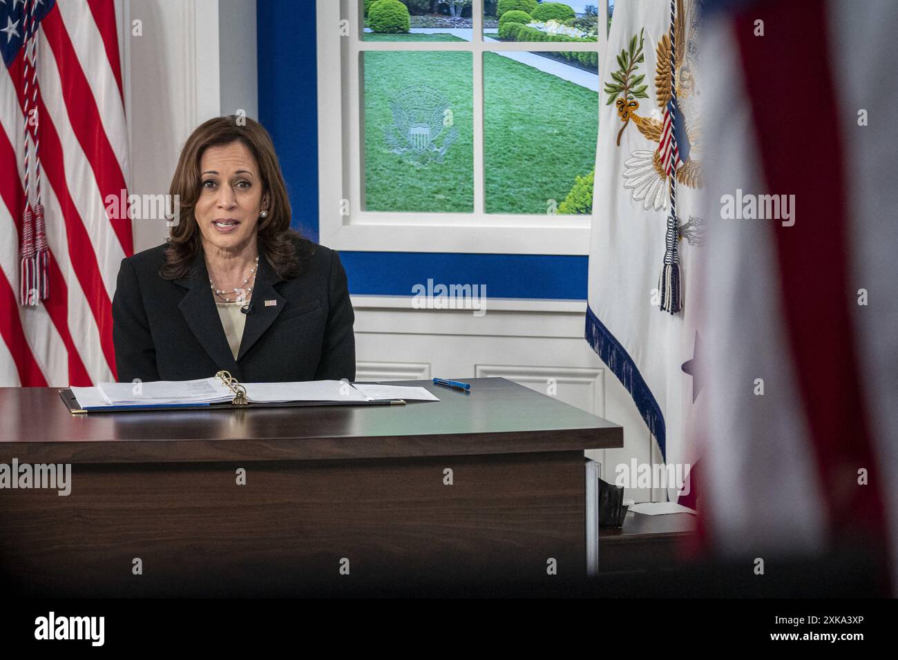 Photo du dossier - la vice-présidente Kamala Harris dirige une session au sommet virtuel COVID de Presidentâ&#x80;&#x99;s sur la reconstruction et la préparation et la prévention de futures pandémies à la Maison Blanche à Washington, DC, le mercredi 22 septembre 2021. Le président Biden a annoncé qu'il suspendait sa campagne de réélection et mettait sa foi en Harris. En quelques heures, la vice-présidente a confirmé sa propre candidature pour la Maison Blanche. « Je ferai tout ce qui est en mon pouvoir pour unir le parti démocrate et unir notre nation pour vaincre Donald Trump », a déclaré Harris. « Nous avons 107 jours jusqu’au jour du scrutin. Ensemble Banque D'Images