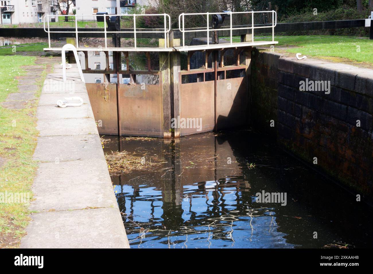 Écluse sur le Forth and Clyde canal à Old Kilpatrick, West Dunbartonshire, Écosse Banque D'Images