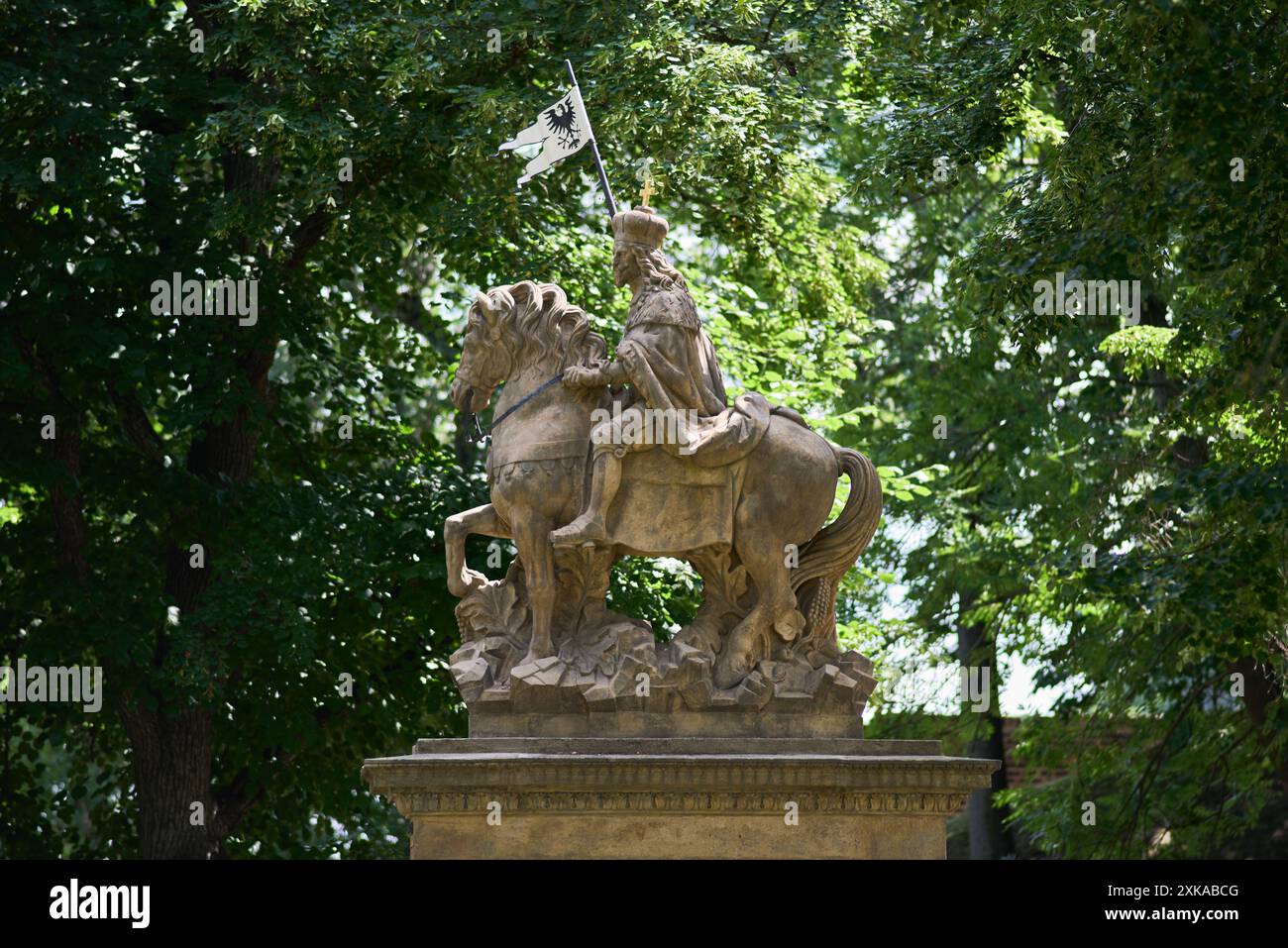 Statue de Saint Venceslas dans le fort historique de Vysehrad sur la rive est de la rivière Vltava à Prague, capitale de la République tchèque, le 18 juillet 2024 Banque D'Images