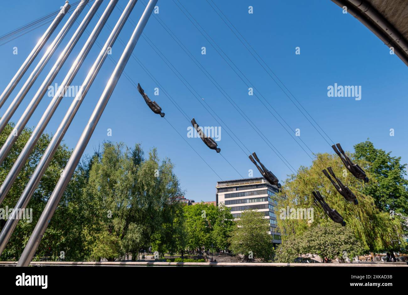 Sculpture de plongeurs près de la gare centrale d'Oslo, Norvège Banque D'Images