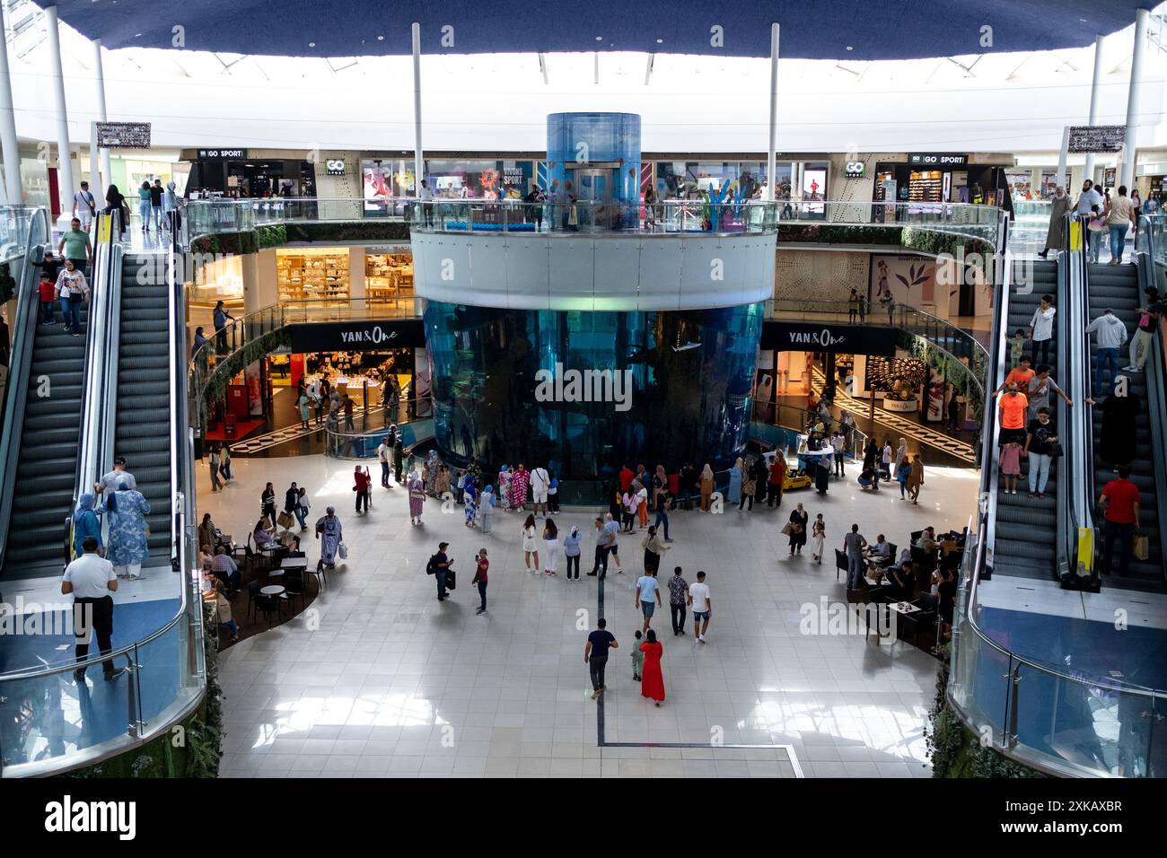 L'aquarium du grand centre commercial Morocco Mall à Casablanca le 8 octobre 2023. Casablanca, une ville en plein développement, est la capitale économique de M. Banque D'Images