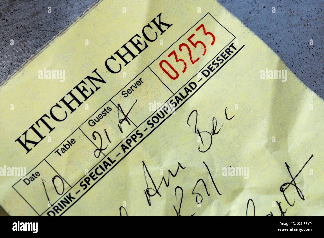 Gros plan d'un service de livraison de cuisine check, 2024, New York City, États-Unis Banque D'Images