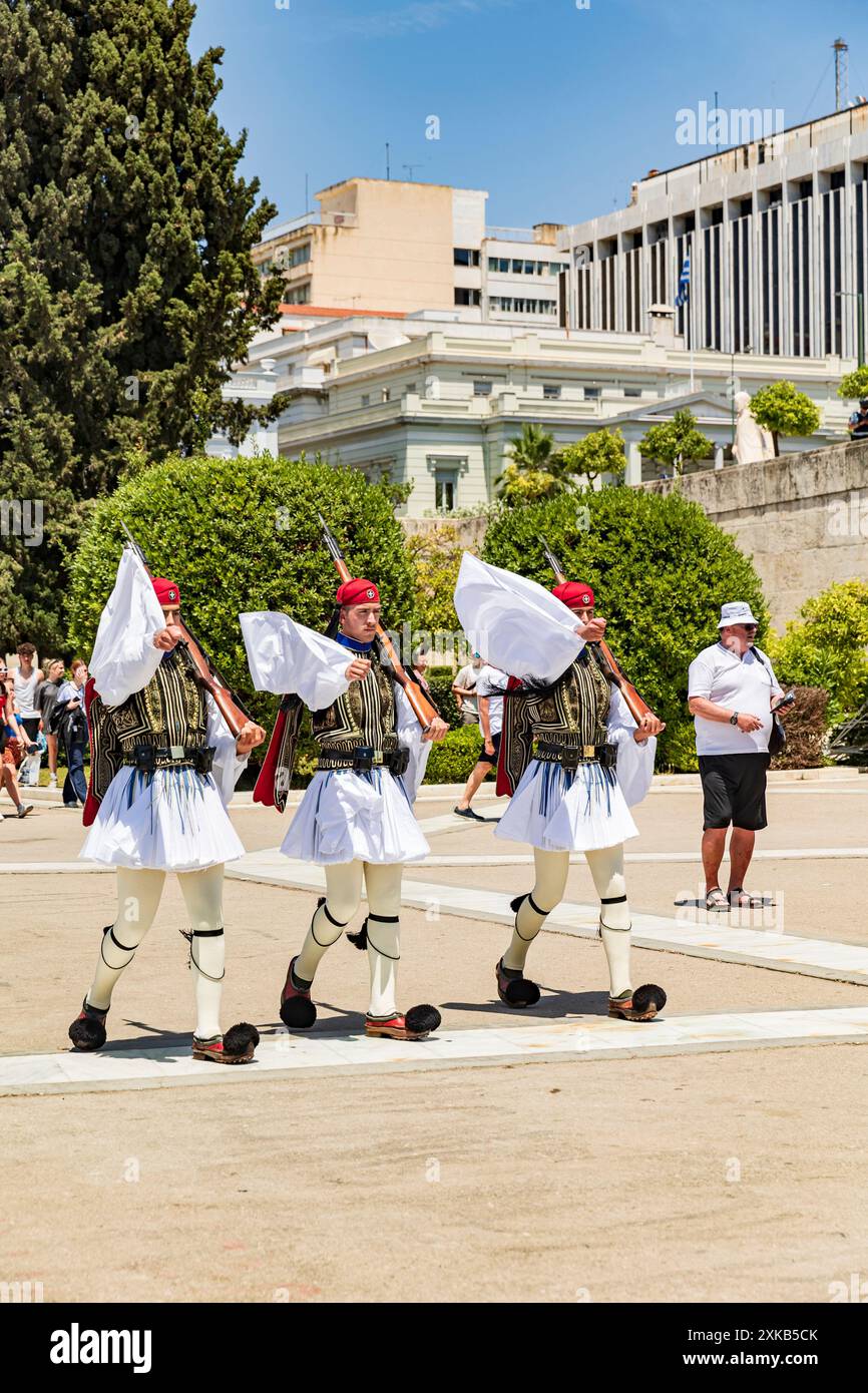 Relève de la garde sur la place Syntagma devant le Parlement, Athènes Grèce, juin 2024 © Giorgia de Dato Banque D'Images