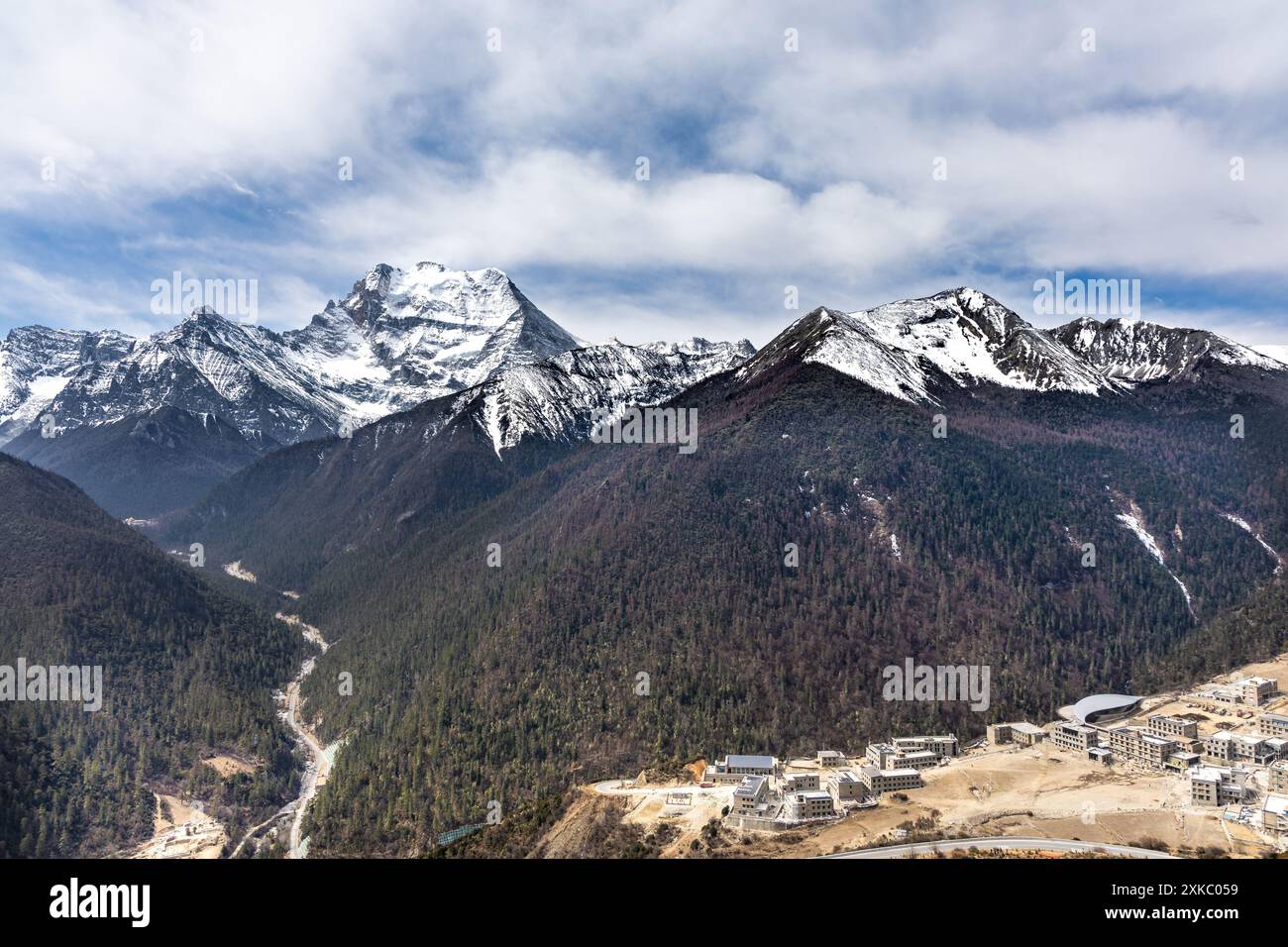 Le mont Xiannairi est l'une des 4 montagnes sacrées de la réserve naturelle de Daocheng Yading dans le Sichuan Banque D'Images