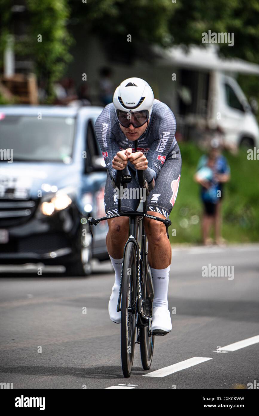 Jonas Rickaert d'ALPECIN-DECEUNINCK cycliste sur le Tour de France TT (contre-la-montre), entre nuits-Saints-Georges et Gevrey-Chamertain, 05/07/24. Banque D'Images