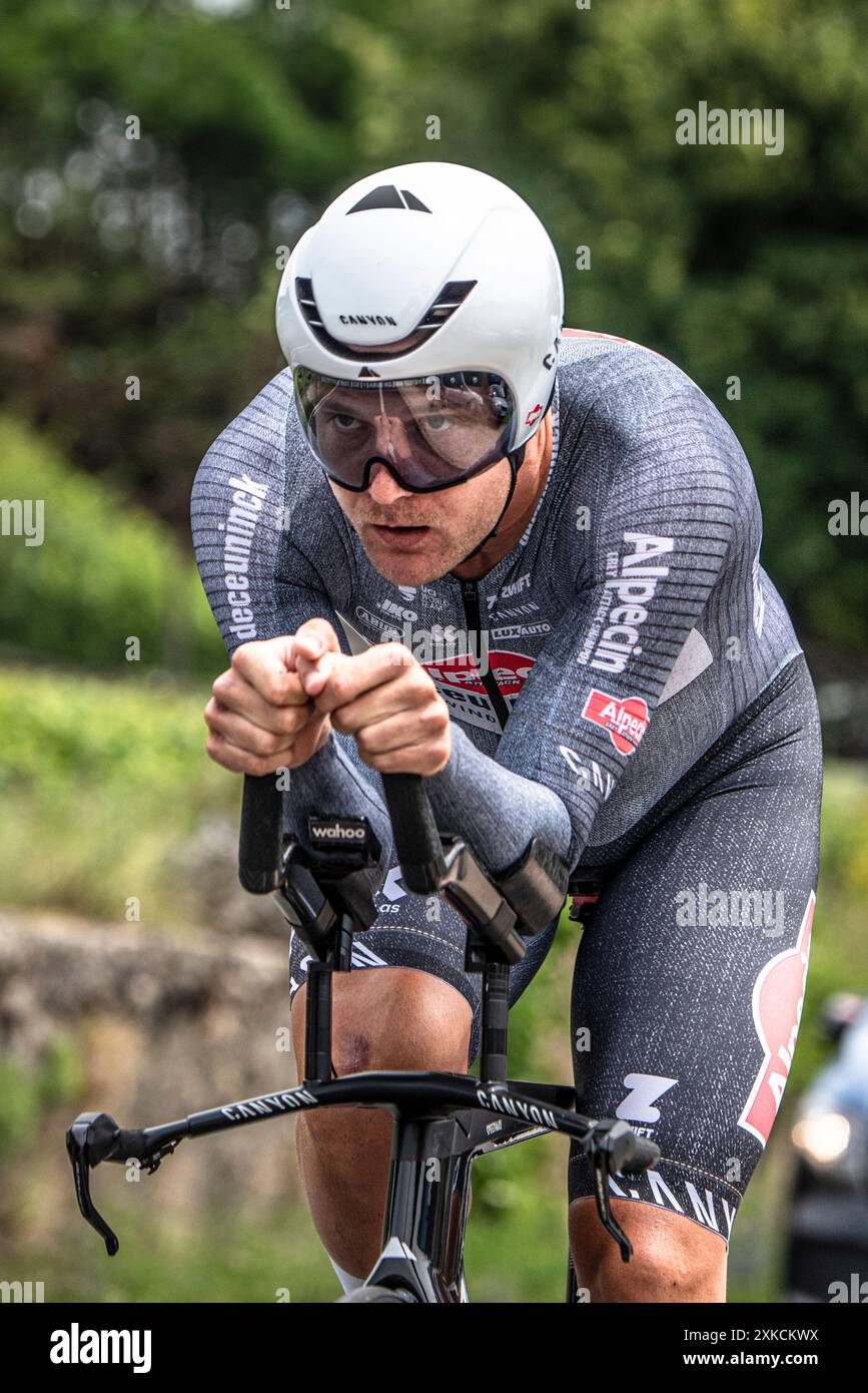 Jonas Rickaert d'ALPECIN-DECEUNINCK cycliste sur le Tour de France TT (contre-la-montre), entre nuits-Saints-Georges et Gevrey-Chamertain, 05/07/24. Banque D'Images