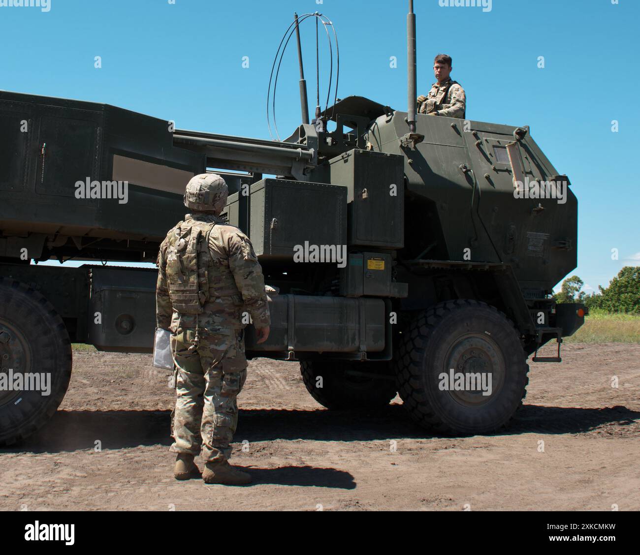 Hokkaido, Japon. 22 juillet 2024. 1st Multi-Domain Task Force (MDTF), de l'armée américaine HIMARS (High Mobility Artillery Rocket System) prendre part à l'armée américaine et Japan Ground Self? Exercice militaire de la Force de défense 'Orient Shield 24' dans la zone de manœuvre de Yausubetsu, préfecture de Hokkaido, Japon, le lundi 22 juillet 2024. Photo de Keizo Mori/UPI crédit : UPI/Alamy Live News Banque D'Images