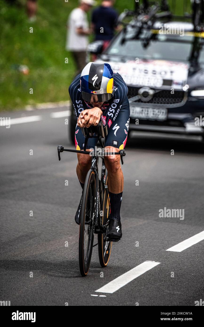 MATTEO SOBRERO de RED BULL - BORA - HANSGROHE cycliste sur le Tour de France étape 7 TT (contre-la-montre), entre nuits-Saints-Georges et Gevrey-Chamertain, 05/07/24. Banque D'Images