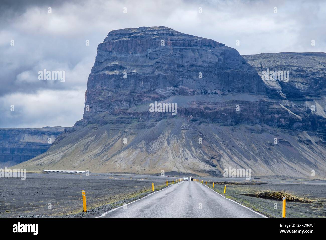 Road 1, la moast importante route autour de l'île qui offre des paysages incroyables | la ropute 1 est la plus importante route d'Islande. Elle en fai Banque D'Images