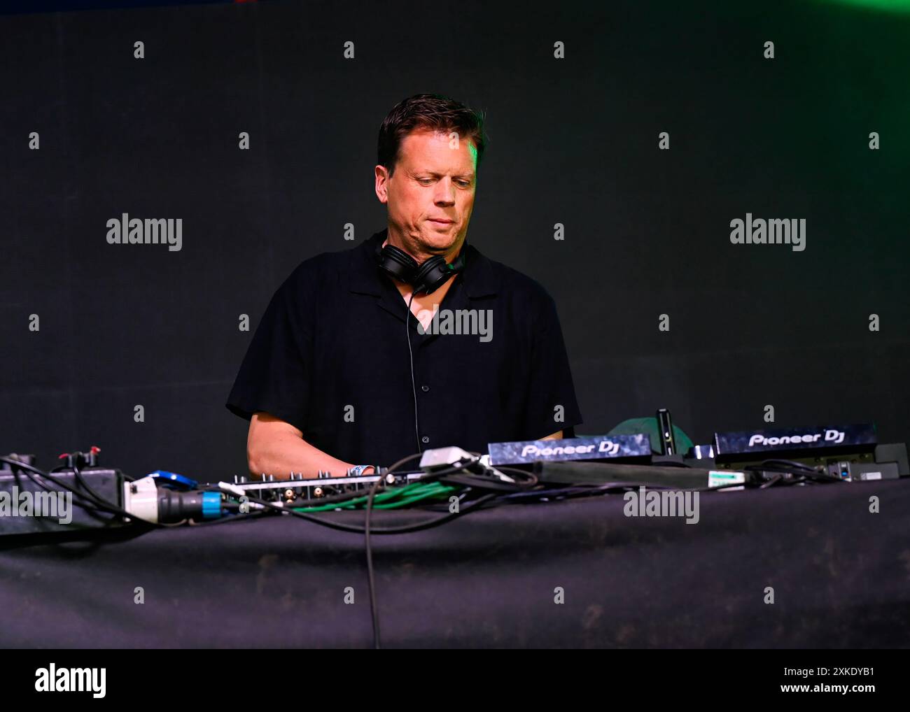 LONDRES, ANGLETERRE - 21 JUILLET 2024 : DJ Kevin McKay à l'AS One in the Park 2024, célébrant la communauté LGBTQ en les unissant pour une journée de fierté, de diversité et de festivités. ( Credit : Voir Li/Picture Capital/Alamy Live News Banque D'Images