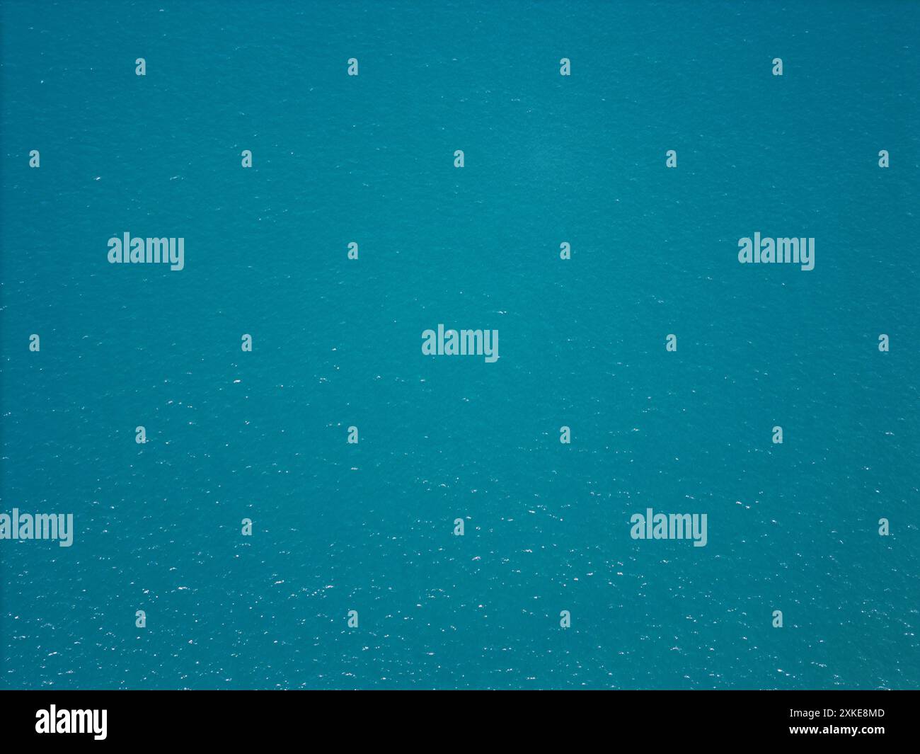 Vue aérienne de drone aérien de fond de texture d'eau de mer bleue Banque D'Images