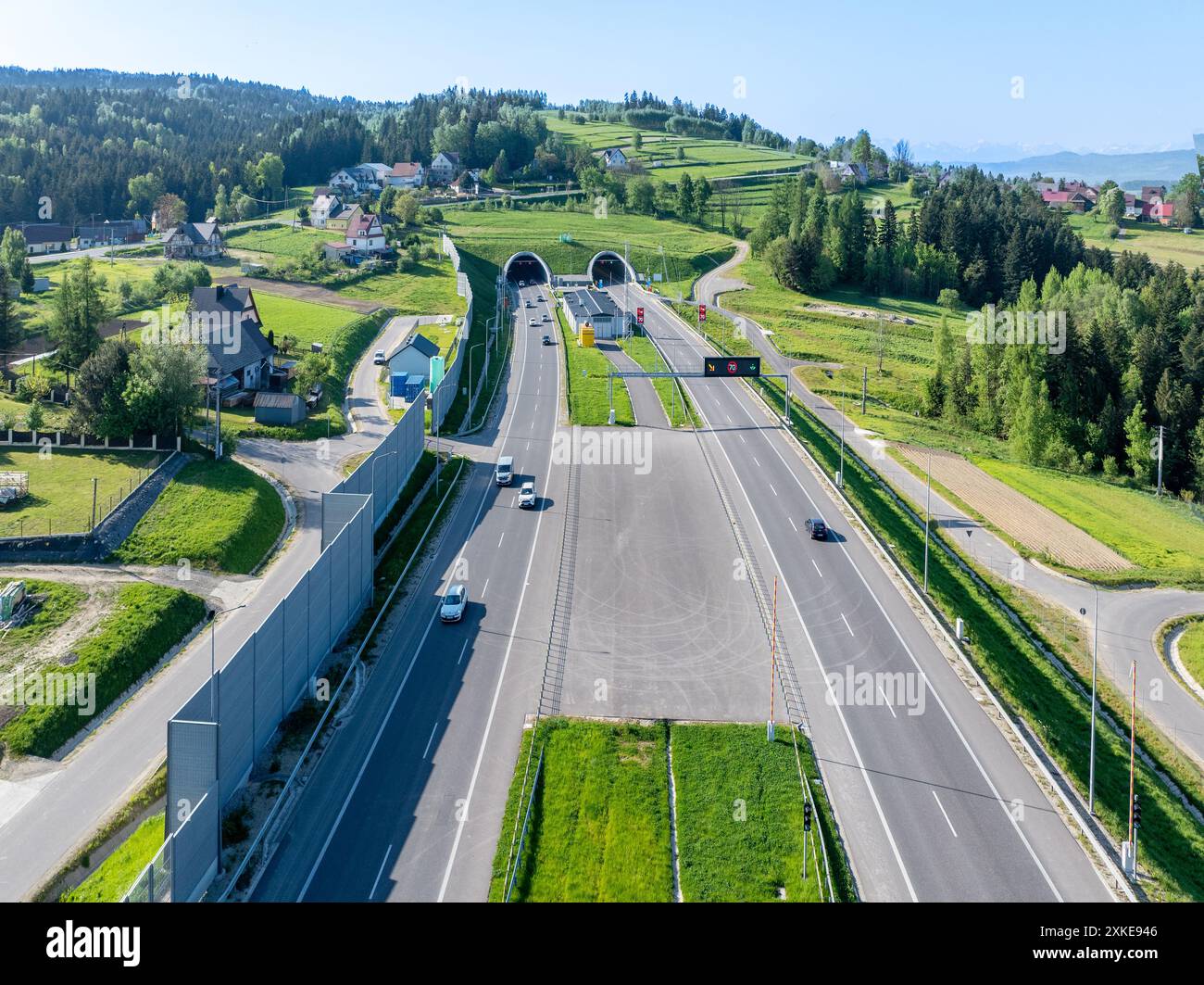 Un nouveau tunnel sur l'autoroute de Zakopianka en Pologne a été inauguré en novembre 2022. Le tunnel est plus de 2 km de long et permet de se rendre à Zakopane, région de Podhale et Slov Banque D'Images