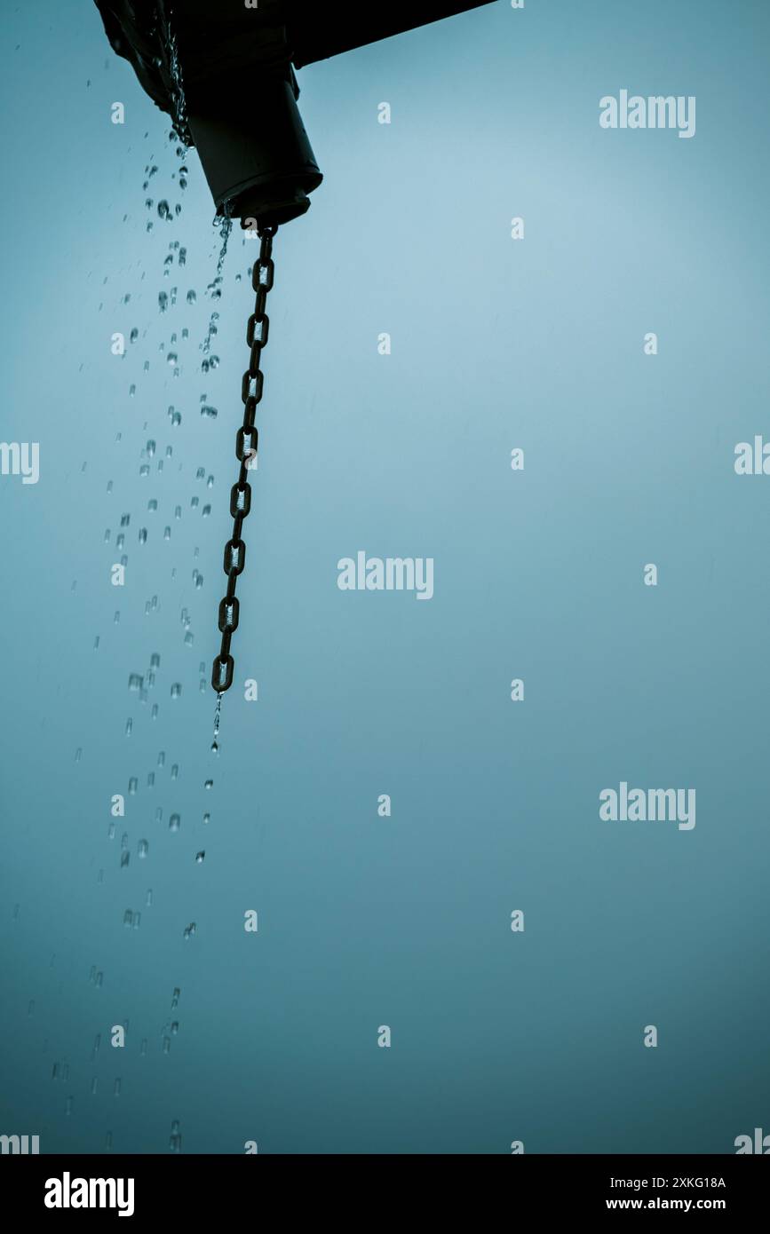 Pluie sortant des drains de toit, Boquete, Province de Chiriquí, Panama Banque D'Images