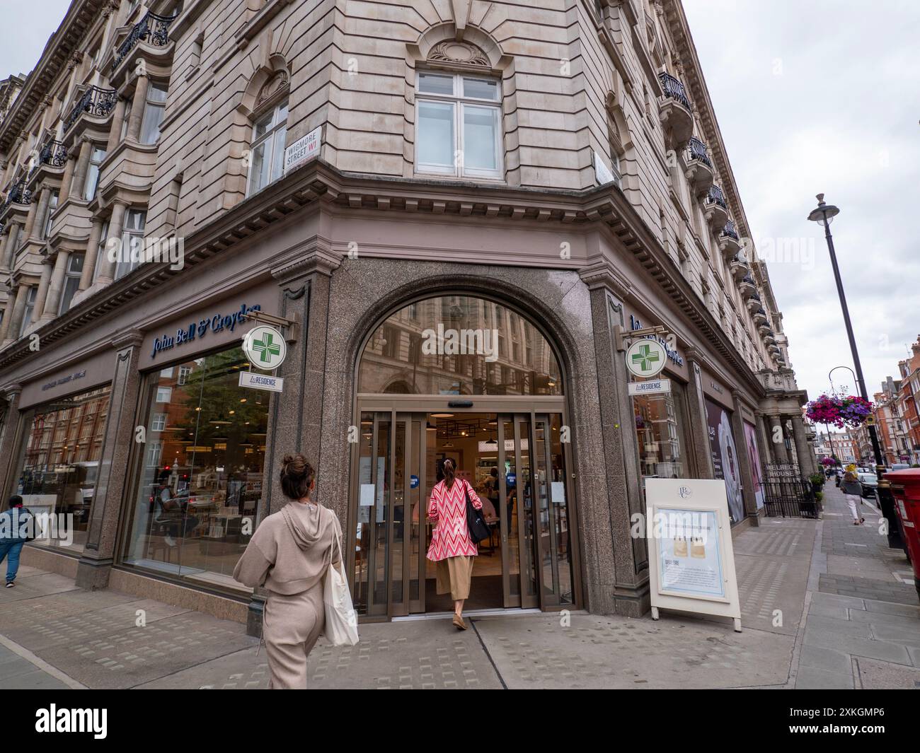 John Bell et Croyden, pharmacie John Bell & Croyden située à Wigmore Street, Londres, Royaume-Uni. Actuellement détenue par le Bestway Healthcare Group Banque D'Images