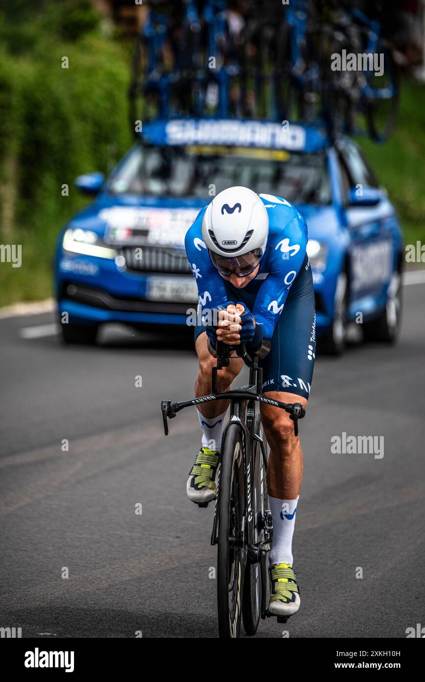 DAVIDE FORMOLO de l'ÉQUIPE MOVISTAR cycliste sur le Tour de France étape 7 TT, entre nuits-Saints-Georges et Gevrey-Chambertin, 05/07/24. Banque D'Images