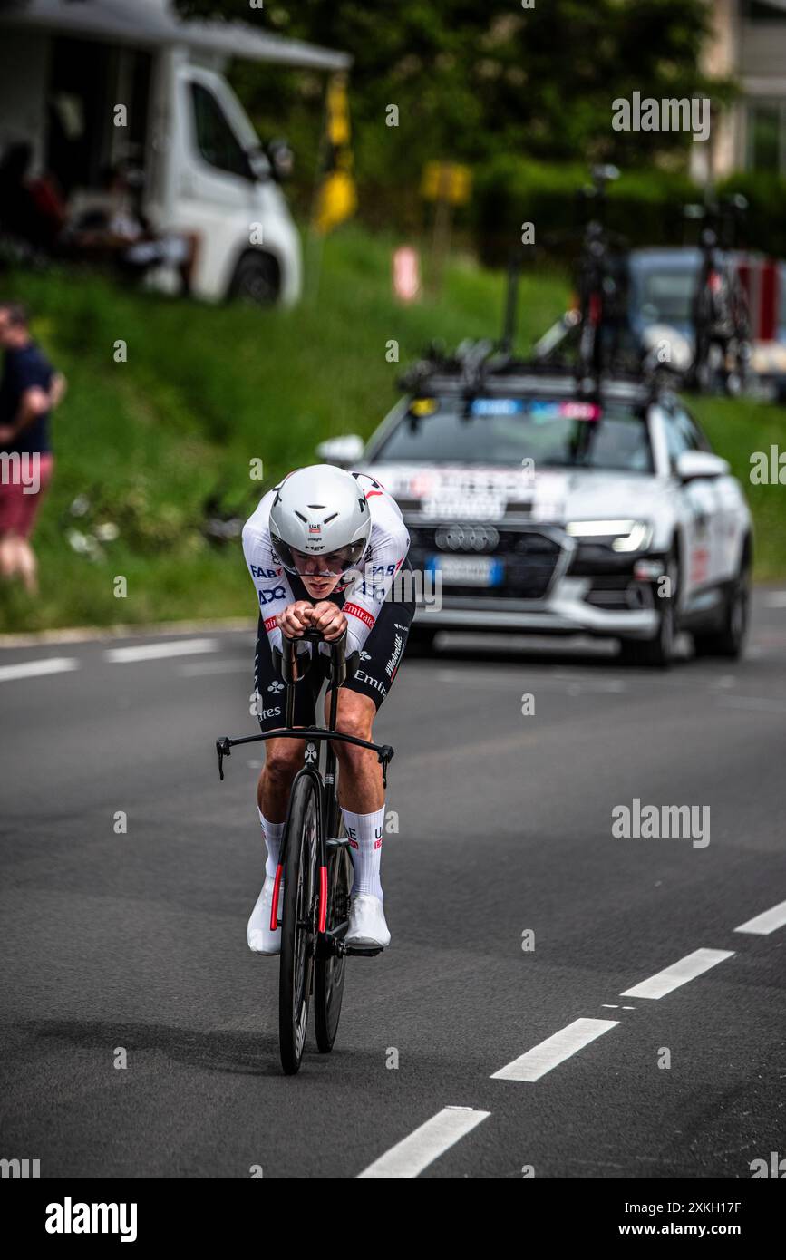 PAVEL SIVAKOV de l'ÉQUIPE EMIRATES des eau cycliste sur le Tour de France étape 7 TT, entre nuits-Saints-Georges et Gevrey-Chambertin, 05/07/24. Banque D'Images