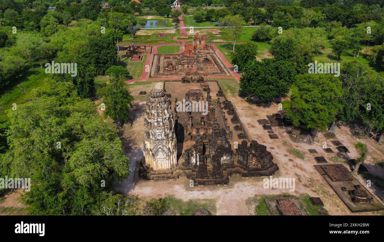 Un ancien complexe de temples en Thaïlande, vu d'en haut Banque D'Images