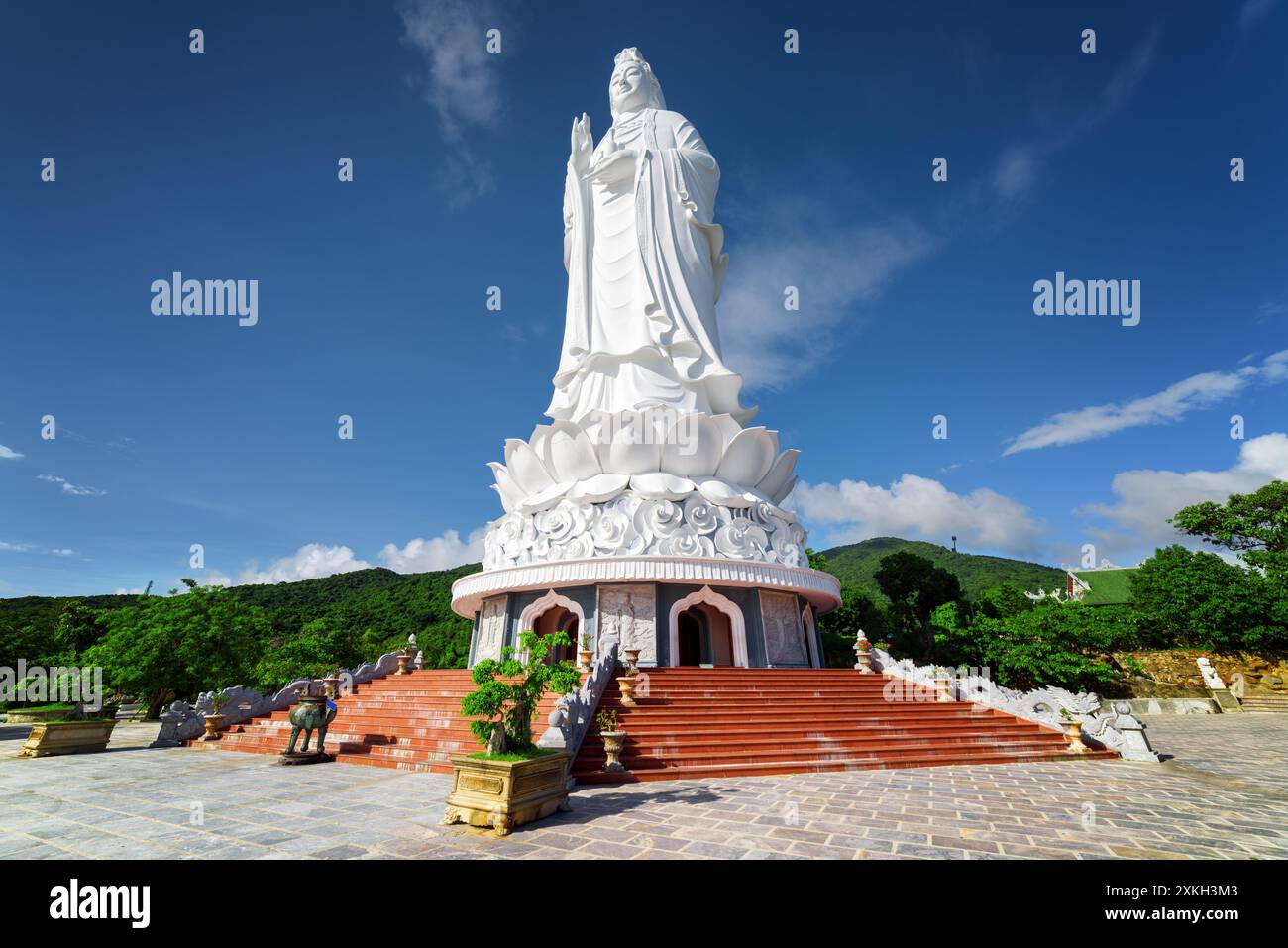 Vue majestueuse de la Dame Bouddha (le Bodhisattva de la Miséricorde) Banque D'Images