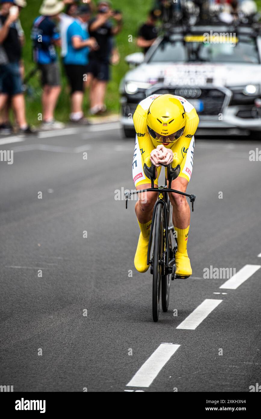 TADEJ POGACAR de l'ÉQUIPE Emirats Arabes Unis cycliste sur le Tour de France étape 7 TT (contre la montre) entre nuits-Saints-Georges et Gevrey-Chambertain, 05/07/24 Banque D'Images