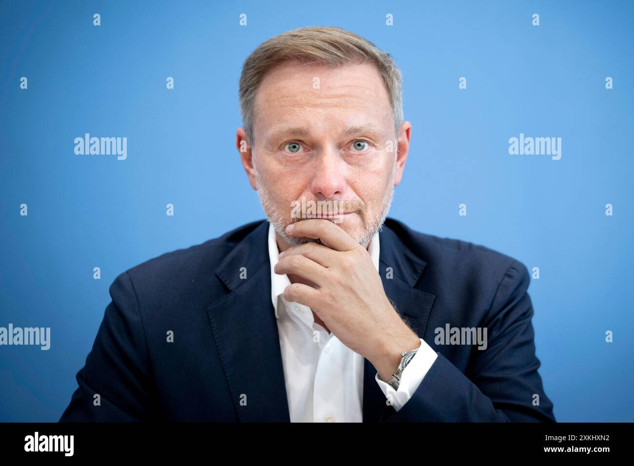 Christian Lindner - Bundeshaushalt 2025 DEU, Deutschland, Allemagne, Berlin, 17.07.2024 Christian Lindner , Bundesfinanzminister FDP waehrend der Bundespressekonferenz zum Thema Regierungsentwurf fuer den Bundeshaushalt 2025 und Finanzplan bis 2028 in Berlin Deutschland en: Christian Lindner , ministre fédéral des Finances FDP lors de la conférence de presse fédérale sur le projet du gouvernement pour le budget fédéral 2025 et le plan financier jusqu'en 2028 à Berlin Allemagne *** Christian Lindner Bundeshaushalt 2025 DEU, Deutschland, Allemagne, Berlin, 17 07 2024 Christian Lindner , ministre fédéral des Finances FDP durin Banque D'Images