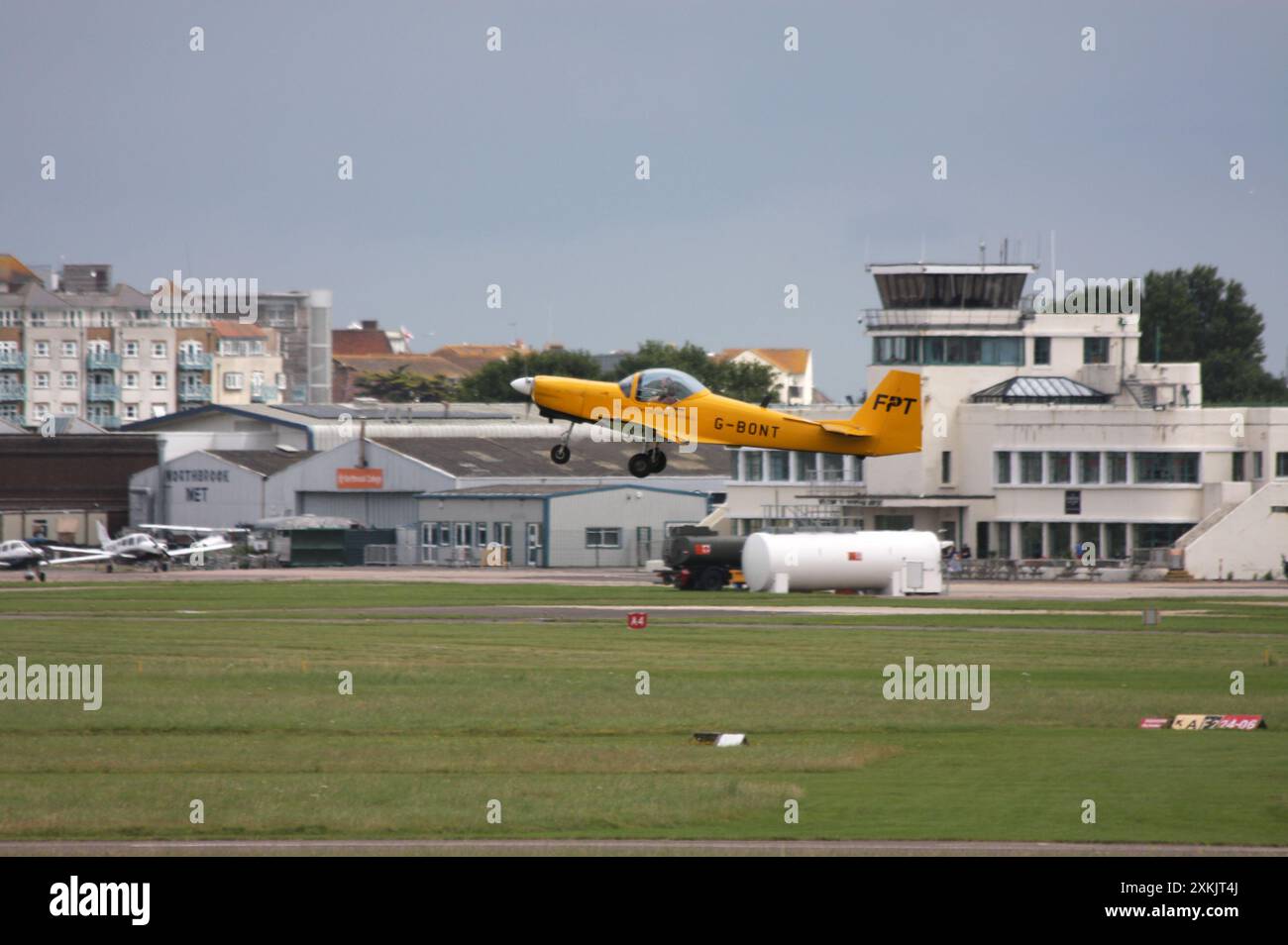 Vue sur l'aéroport de Brighton City connu localement sous le nom d'aéroport Shoreham West Sussex Banque D'Images