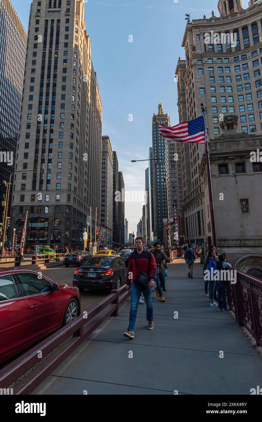 Chicago, il, États-Unis - mars 2019 : l'emblématique Michigan Avenue de Chicago : une perspective DuSable Bridge Banque D'Images