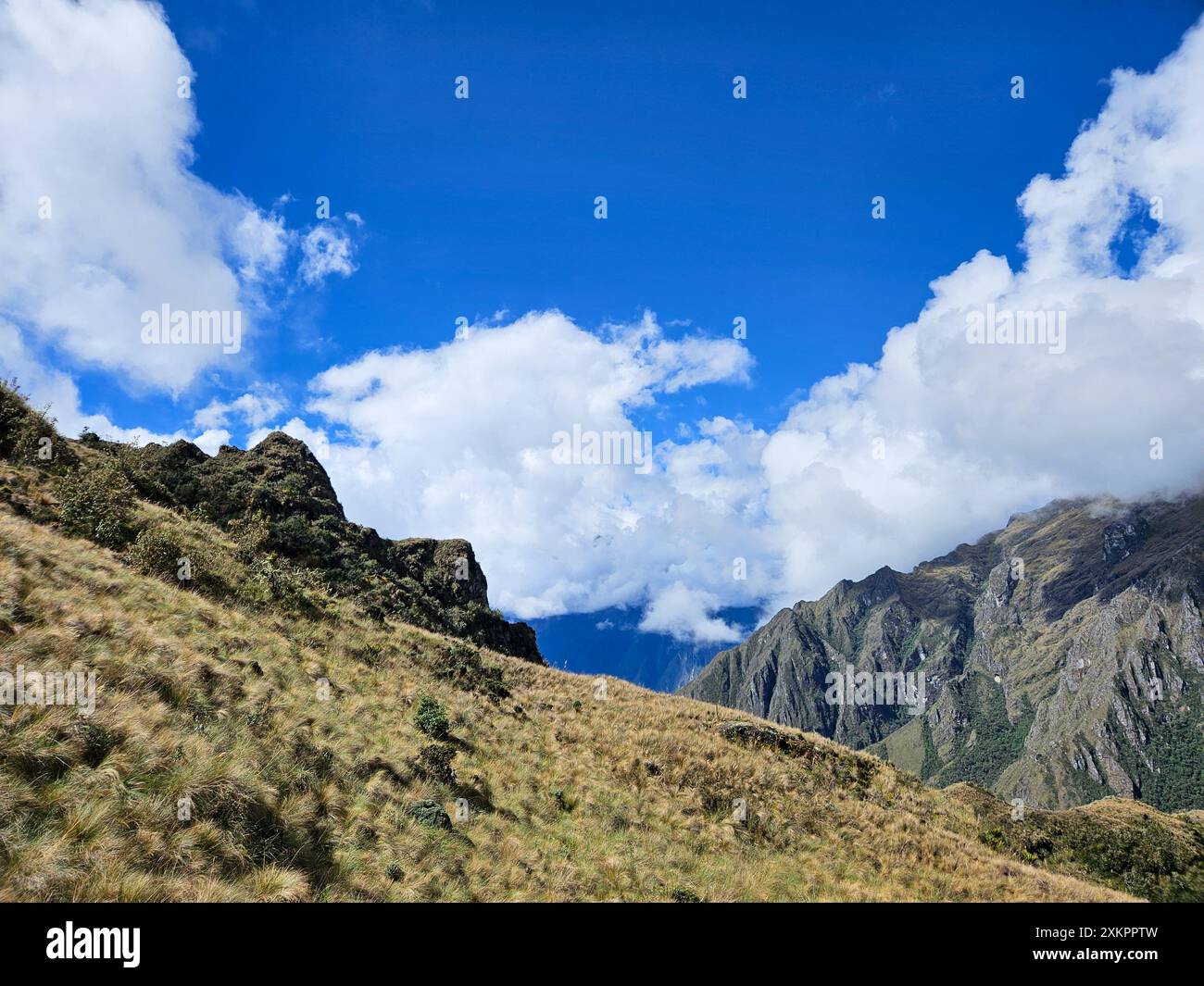 Nuages et montagnes, Inka Trail, Cusco, Pérou Banque D'Images