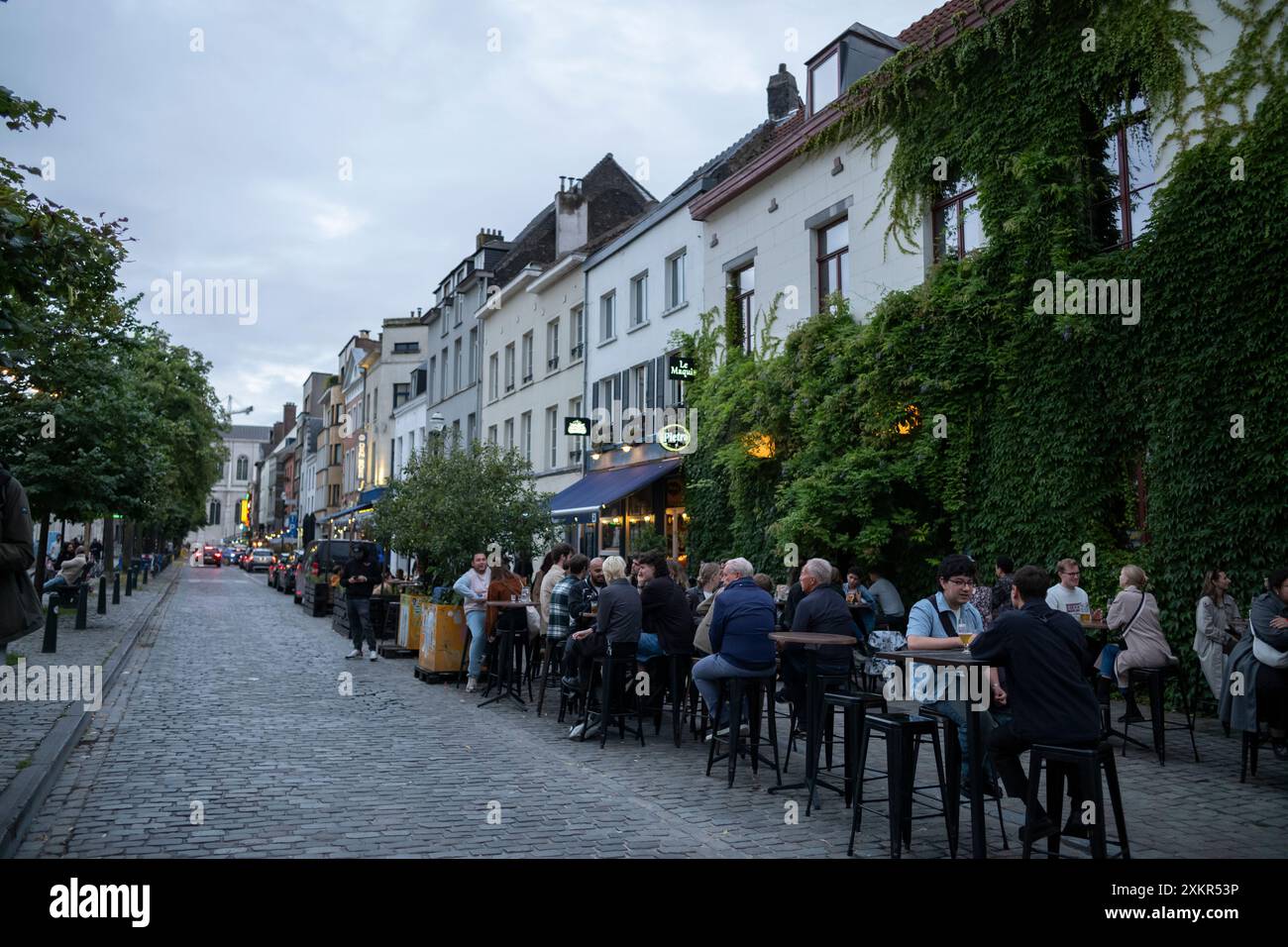 Centre-ville de Bruseels, au cœur de l'Europe, avec cafés et bars servant les célèbres bières belges Banque D'Images