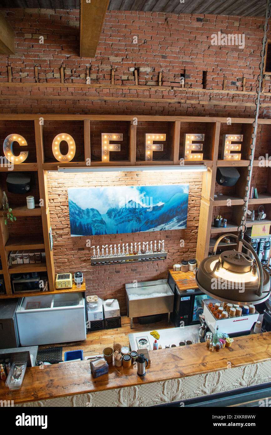 Le restaurant Coffee Bear propose un excellent café dans un ancien bâtiment historique de Silverton, Colorado. Banque D'Images