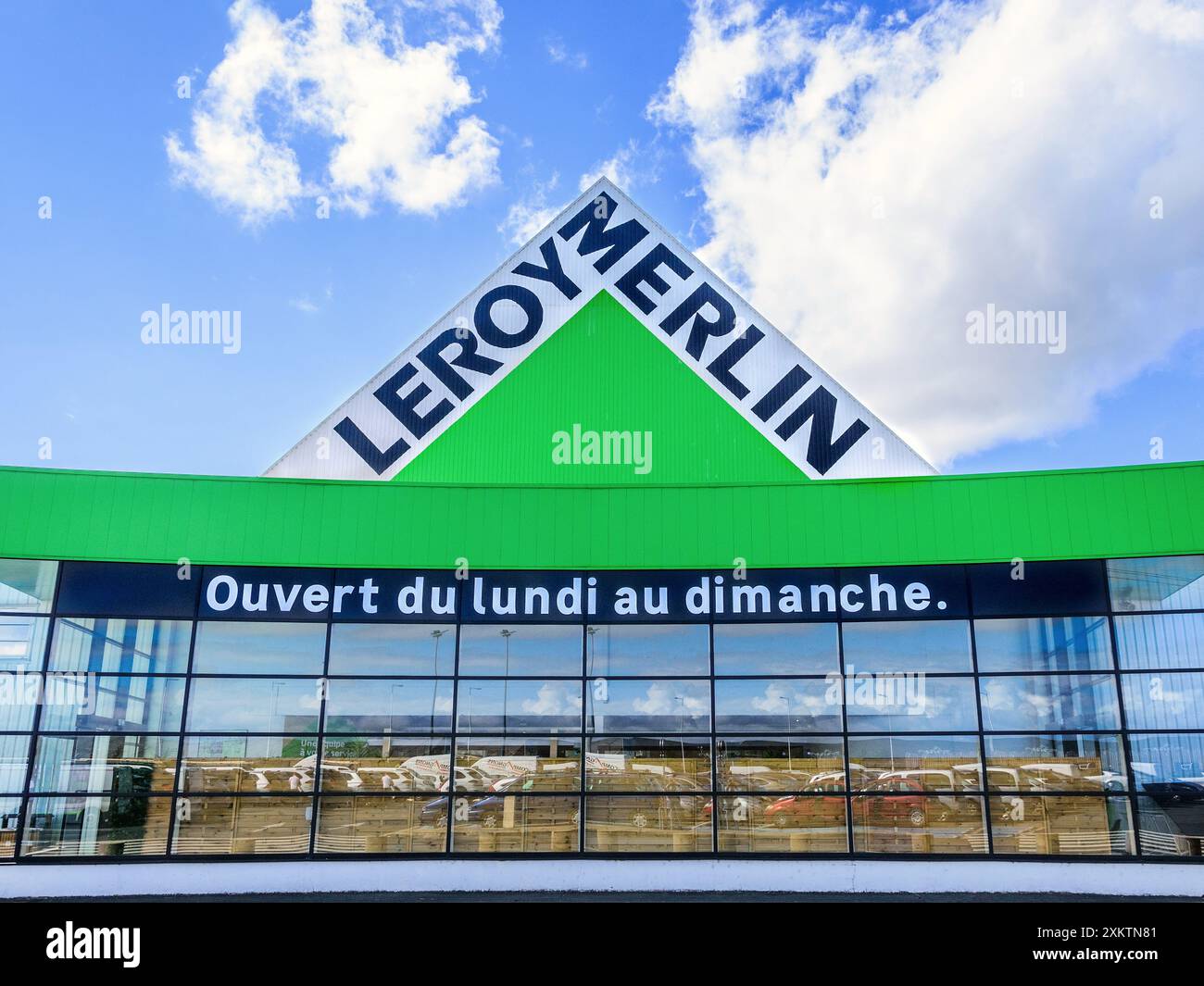 Leroy Merlin d-I-Y et dépôt de matériaux de construction - Tours, Indre-et-Loire (37), France. Banque D'Images